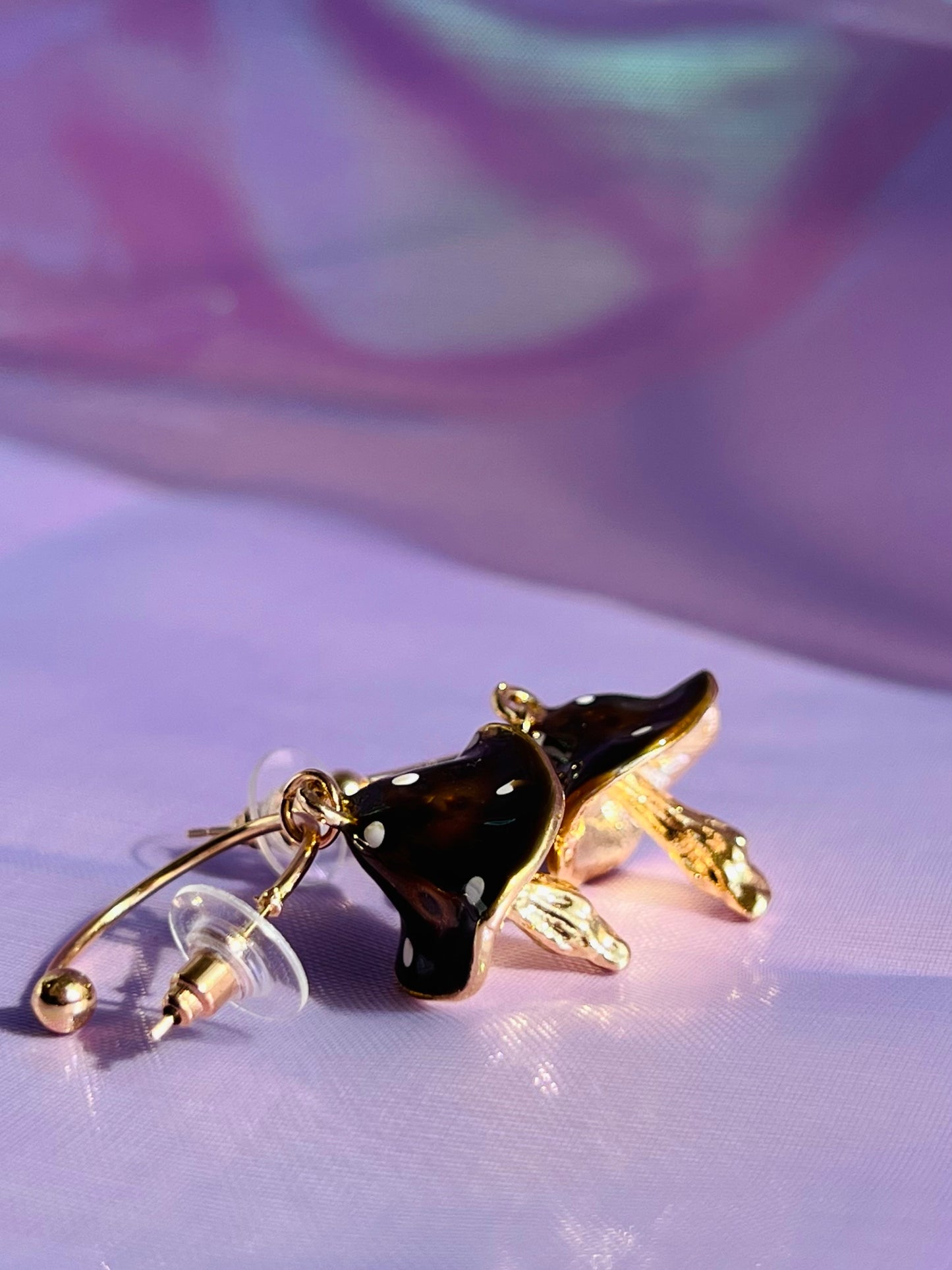 GOLD MUSHROOM EARRINGS