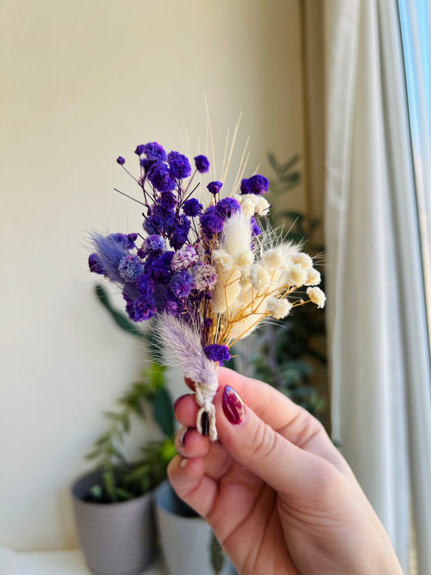 MINI PURPLE WEDDING BOUTONNIERE