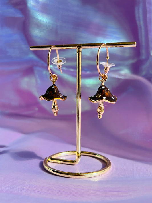 GOLD MUSHROOM EARRINGS