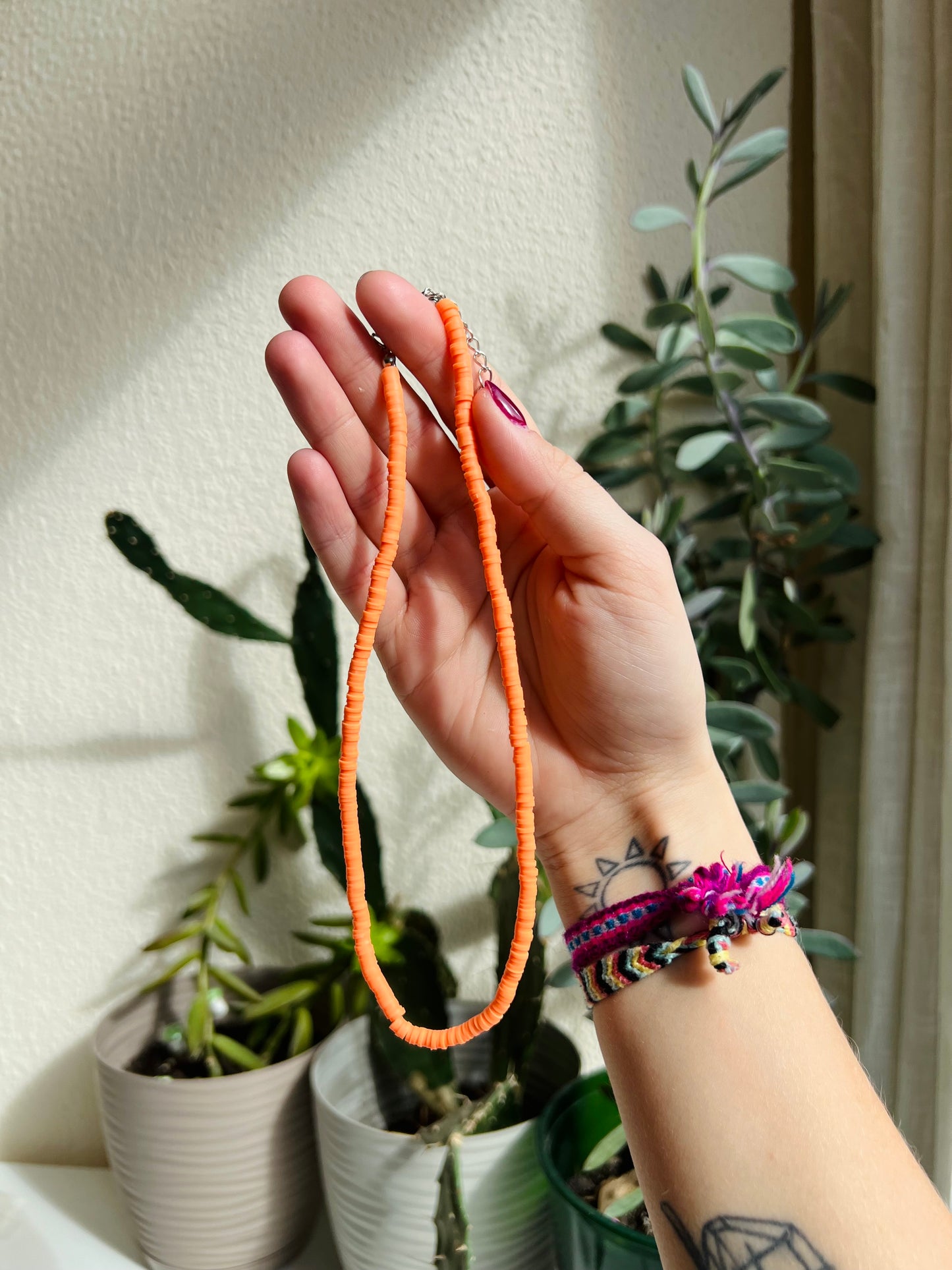 BEACH VIBES COLORFUL CHOKER NECKLACE