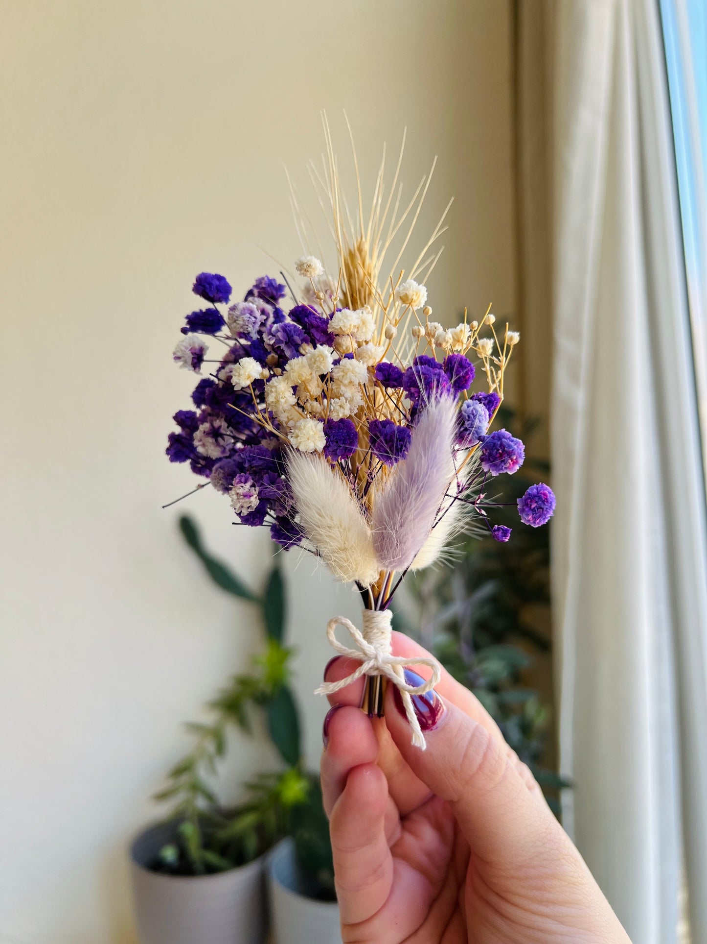 MINI PURPLE WEDDING BOUTONNIERE