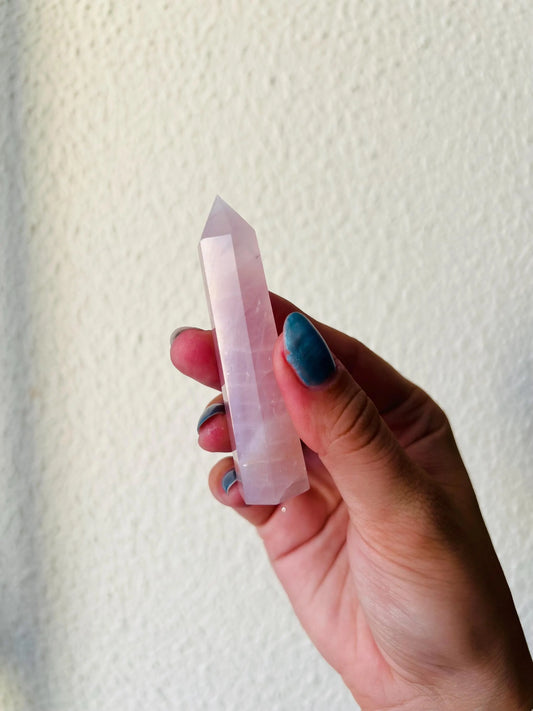 ROSE QUARTZ CRYSTAL POINT