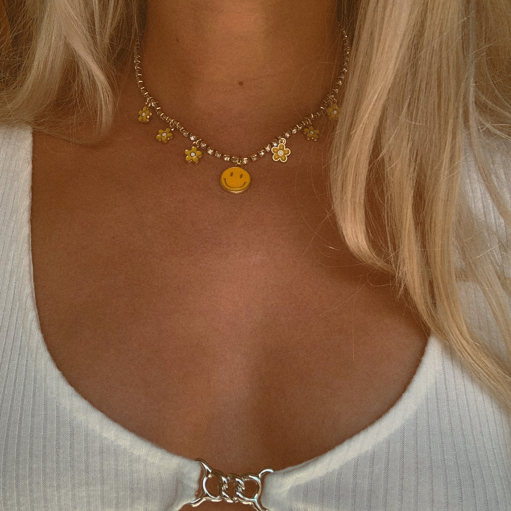 YELLOW SMILEY FLOWER CHOKER NECKLACE