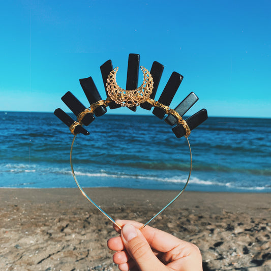 BLACK AGATE SMALL GODDESS CRYSTAL CROWN